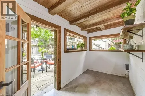 2080 Mckerlie Crescent Burlington ON L7M 4E8