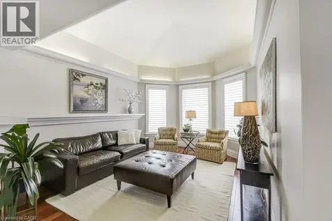2080 Mckerlie Crescent Burlington ON L7M 4E8