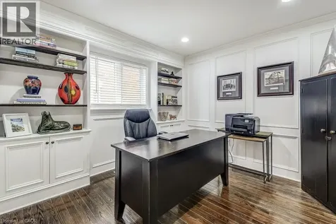2080 Mckerlie Crescent Burlington ON L7M 4E8