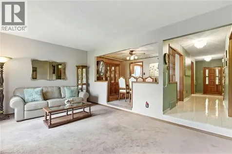 39 Megna Court Hamilton ON L9C 6Y6