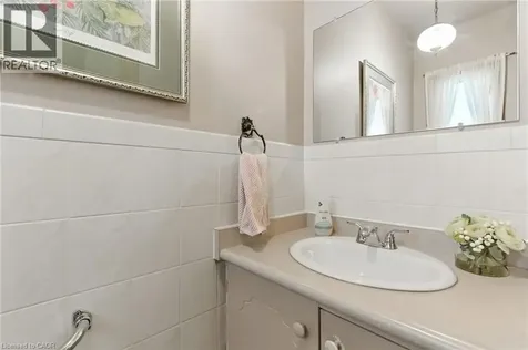 39 Megna Court Hamilton ON L9C 6Y6