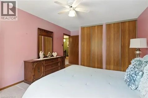 39 Megna Court Hamilton ON L9C 6Y6