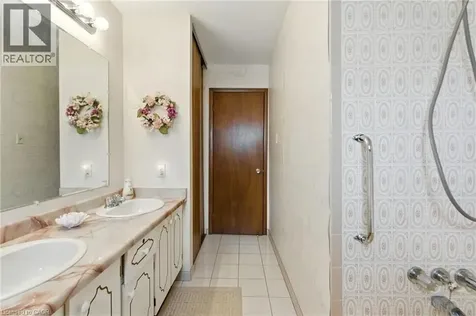 39 Megna Court Hamilton ON L9C 6Y6