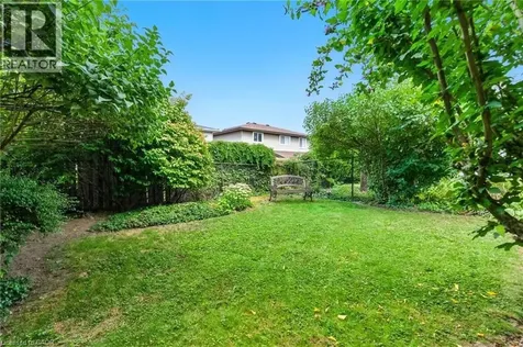 39 Megna Court Hamilton ON L9C 6Y6