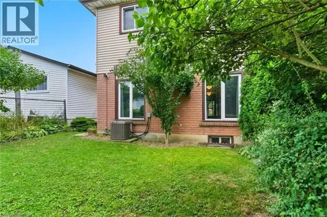 39 Megna Court Hamilton ON L9C 6Y6