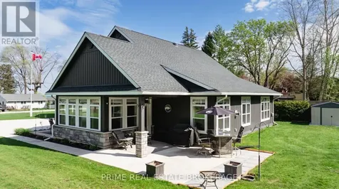 5329 Broadview Avenue Lambton Shores ON N0N 1J7