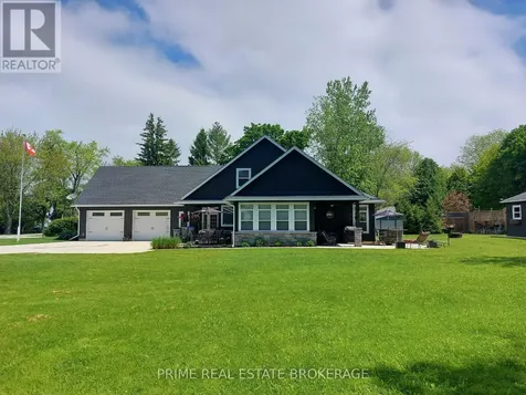 5329 Broadview Avenue Lambton Shores ON N0N 1J7