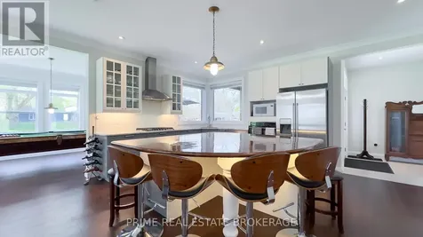 5329 Broadview Avenue Lambton Shores ON N0N 1J7