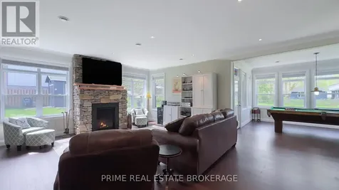 5329 Broadview Avenue Lambton Shores ON N0N 1J7