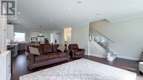 5329 Broadview Avenue Lambton Shores ON N0N 1J7