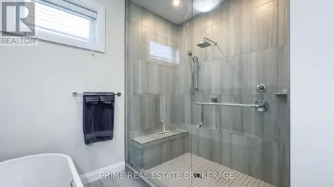 5329 Broadview Avenue Lambton Shores ON N0N 1J7