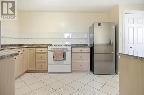 6 Huntington Terrace St. Thomas ON N5R 6H1