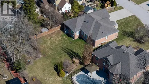 6 Huntington Terrace St. Thomas ON N5R 6H1