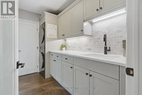 11 Runnymede Crescent London North (north J) ON N6G 1Z7