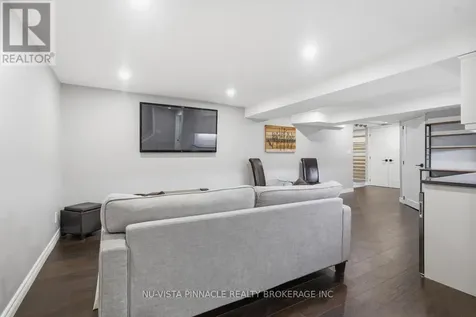 11 Runnymede Crescent London North (north J) ON N6G 1Z7