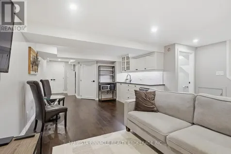 11 Runnymede Crescent London North (north J) ON N6G 1Z7