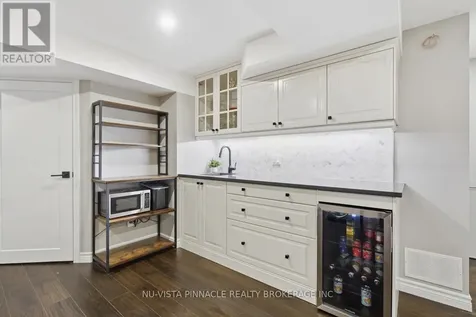 11 Runnymede Crescent London North (north J) ON N6G 1Z7