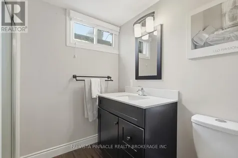 11 Runnymede Crescent London North (north J) ON N6G 1Z7