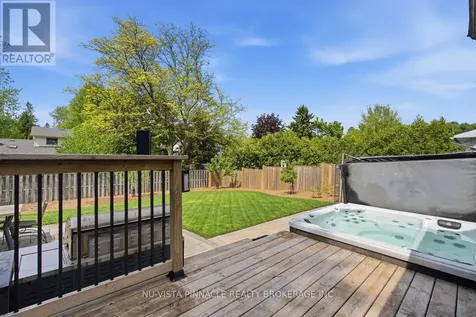 11 Runnymede Crescent London North (north J) ON N6G 1Z7