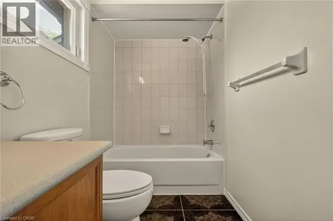 11 Pirie Drive Dundas ON L9H 6Z6