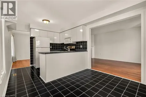 11 Pirie Drive Dundas ON L9H 6Z6