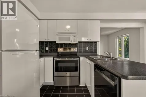 11 Pirie Drive Dundas ON L9H 6Z6
