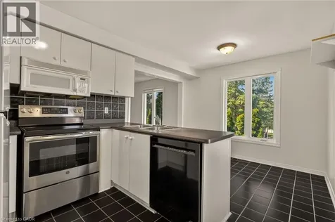 11 Pirie Drive Dundas ON L9H 6Z6