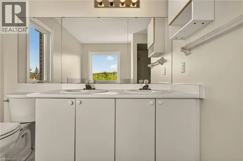 11 Pirie Drive Dundas ON L9H 6Z6