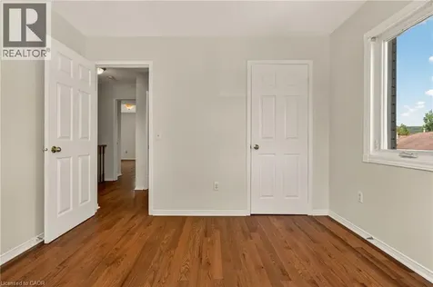 11 Pirie Drive Dundas ON L9H 6Z6
