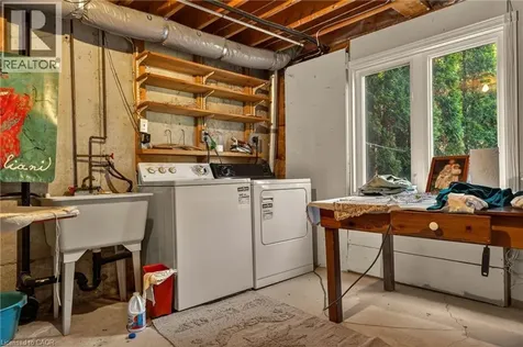 11 Pirie Drive Dundas ON L9H 6Z6