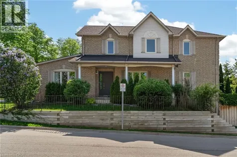 11 Pirie Drive Dundas ON L9H 6Z6
