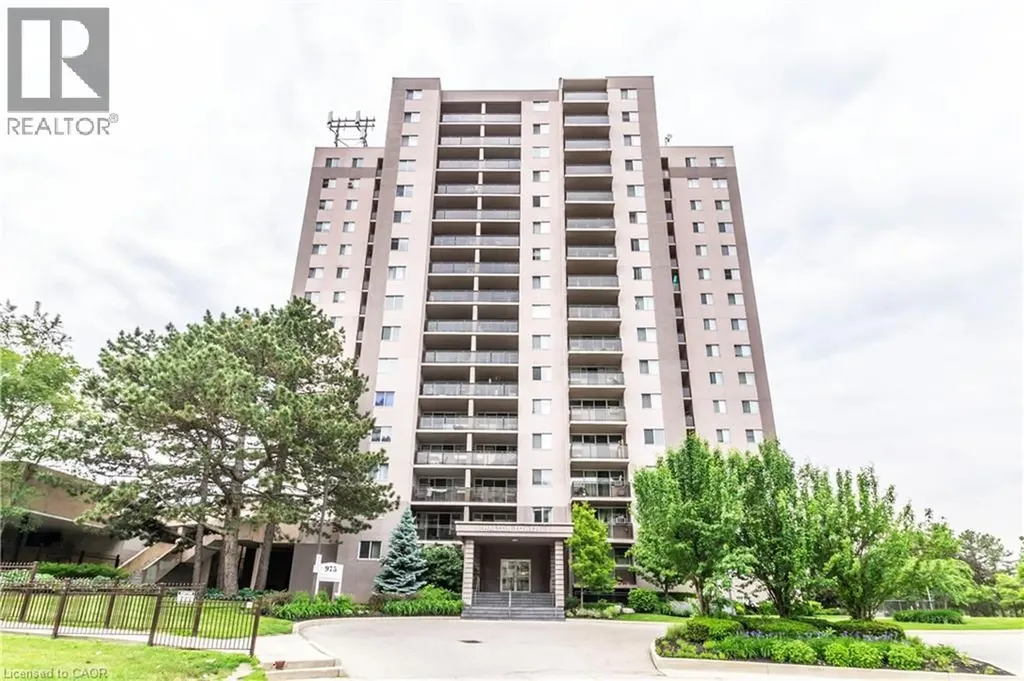 975 Warwick Court Burlington ON L7T 3Z7