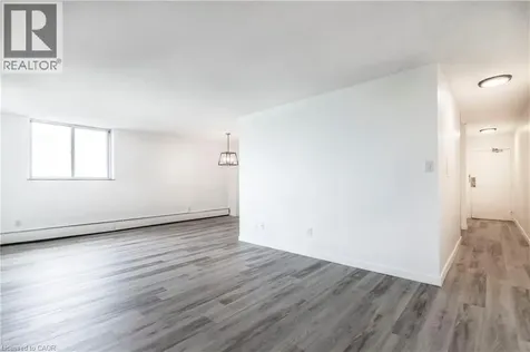 975 Warwick Court Burlington ON L7T 3Z7