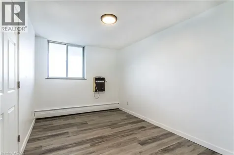 975 Warwick Court Burlington ON L7T 3Z7