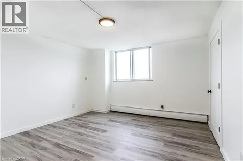 975 Warwick Court Burlington ON L7T 3Z7