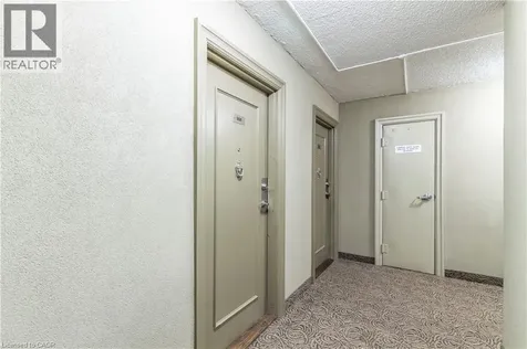 975 Warwick Court Burlington ON L7T 3Z7