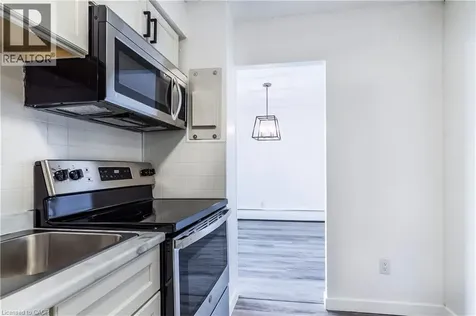 975 Warwick Court Burlington ON L7T 3Z7