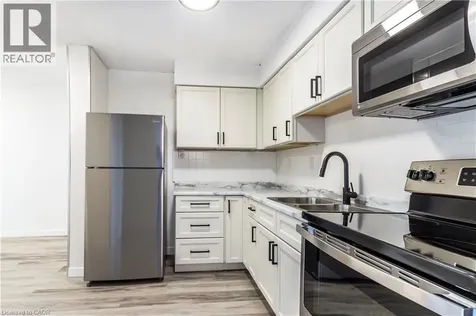975 Warwick Court Burlington ON L7T 3Z7