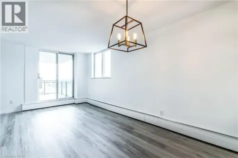 975 Warwick Court Burlington ON L7T 3Z7
