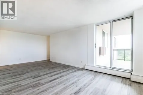 975 Warwick Court Burlington ON L7T 3Z7