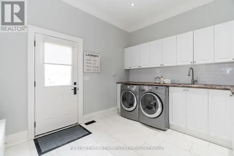 158 Dale Crescent Bradford West Gwillimbury ON L0L 1L0