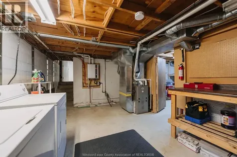 247 Pacific Avenue Amherstburg ON N9V 3E5