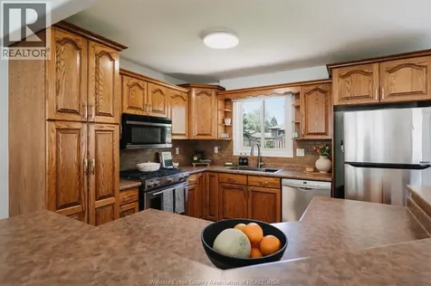 247 Pacific Avenue Amherstburg ON N9V 3E5