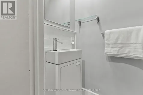 409 Blake Boulevard Ottawa ON K1L 6L1