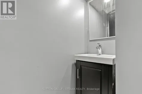 409 Blake Boulevard Ottawa ON K1L 6L1