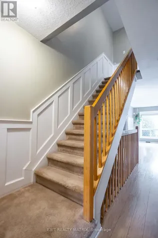 1521 Briarfield Crescent Ottawa ON K4A 1Z9