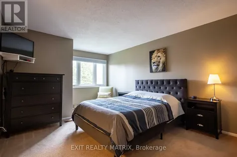 1521 Briarfield Crescent Ottawa ON K4A 1Z9