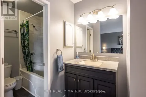 1521 Briarfield Crescent Ottawa ON K4A 1Z9