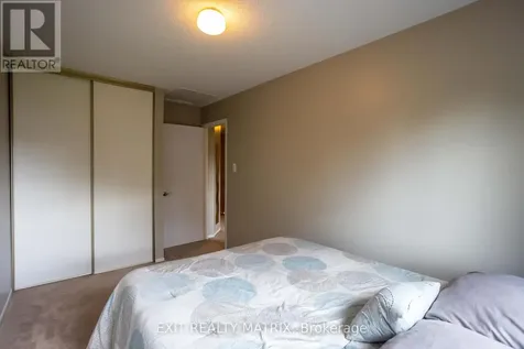 1521 Briarfield Crescent Ottawa ON K4A 1Z9