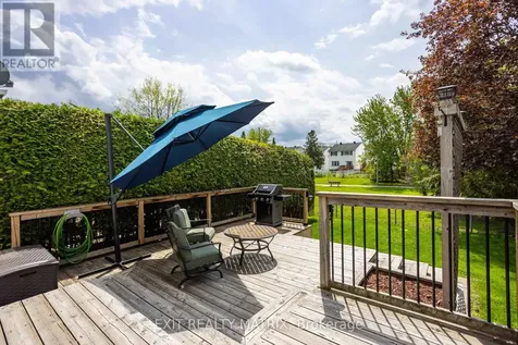 1521 Briarfield Crescent Ottawa ON K4A 1Z9